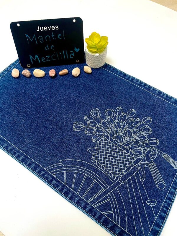 Set de Manteles de Mezclilla de Bici con Flores