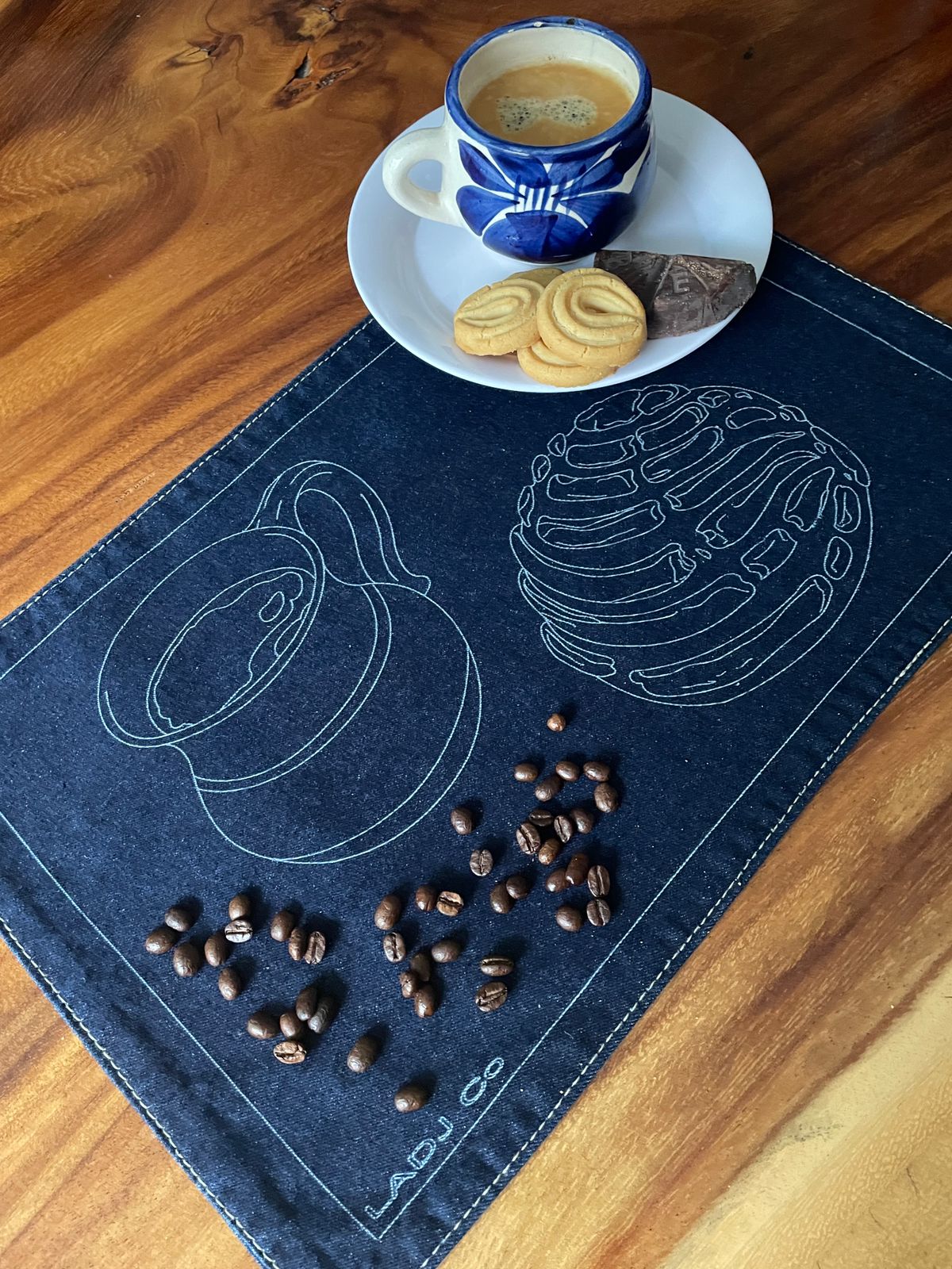 Set de Manteles de Mezclilla de Café y Pan.